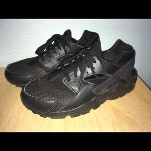 black nike huarache